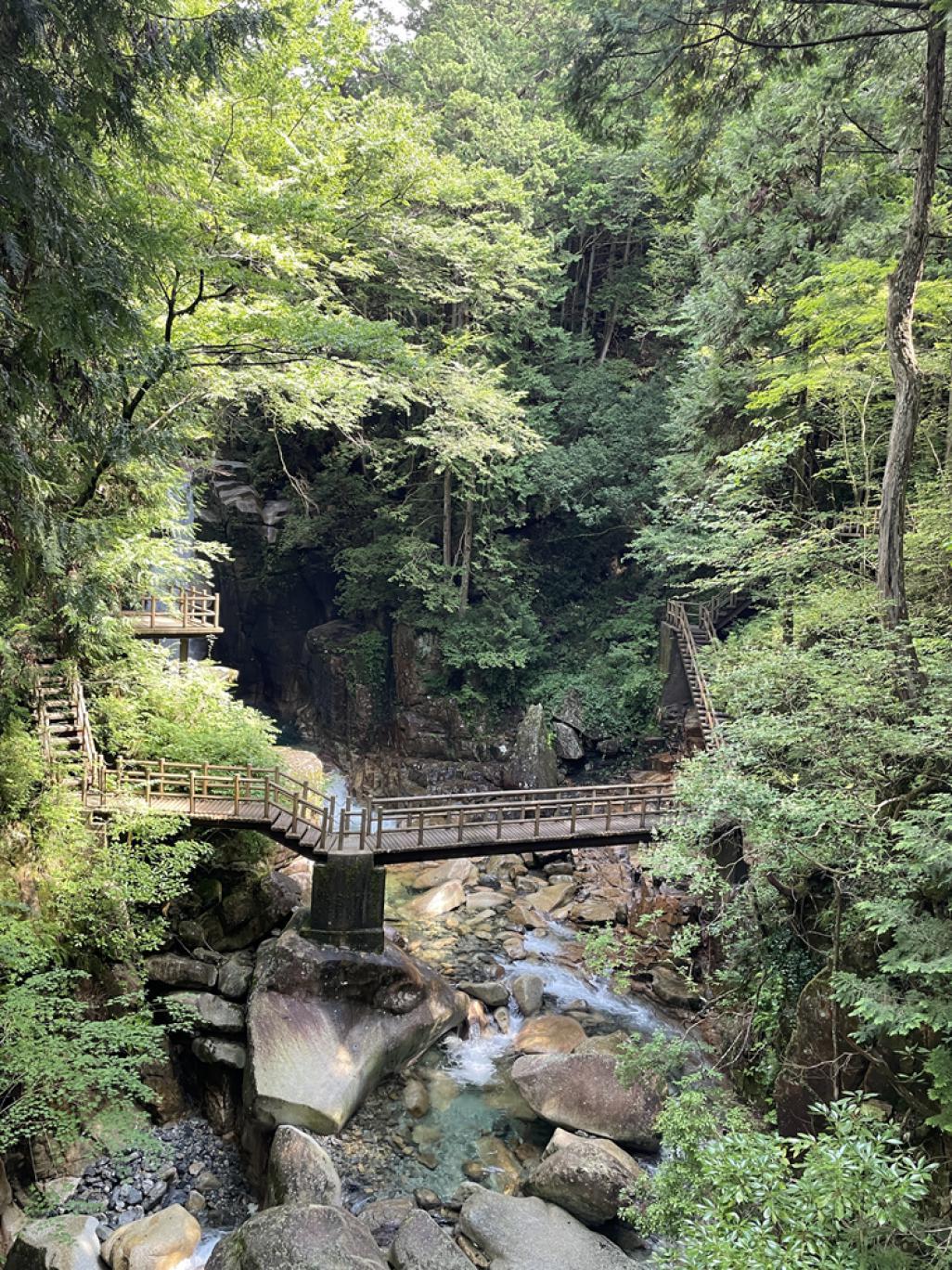 日帰り登山(竜神の滝・付知峡・苗木城跡)